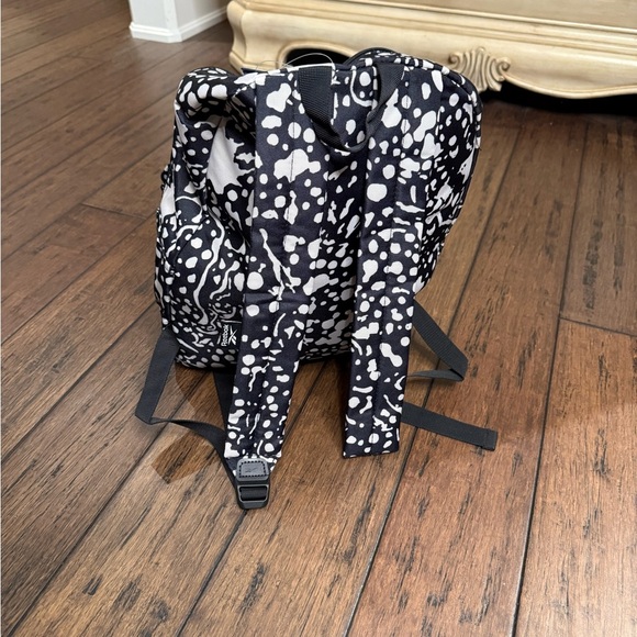 Reebok Black and White Backpack Men/Women Large Bag - Picture 5 of 9